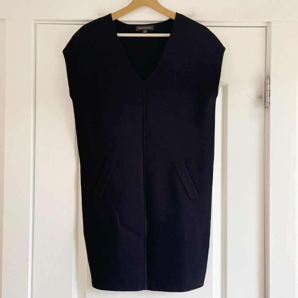 Banana Republic V Neck Sweater Dress Black - XS